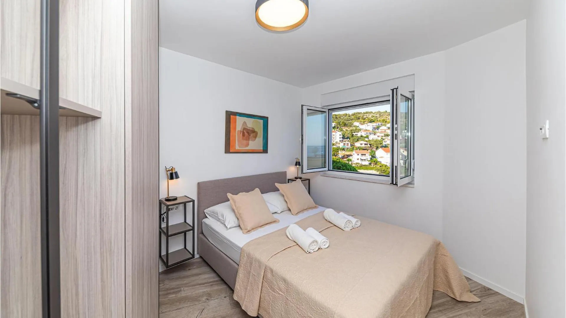 Gorgeous Apartment In Okrug Gornji With Lake View Trogir Croatia